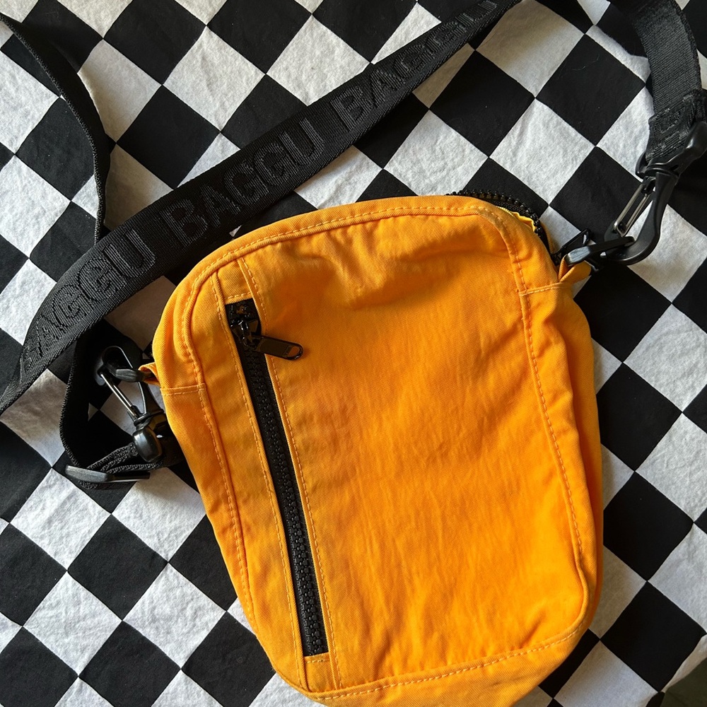 Baggu Men's Orange Crossbody Bag